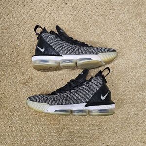 Nike LeBron 16 XVI Oreo - Men sz 8